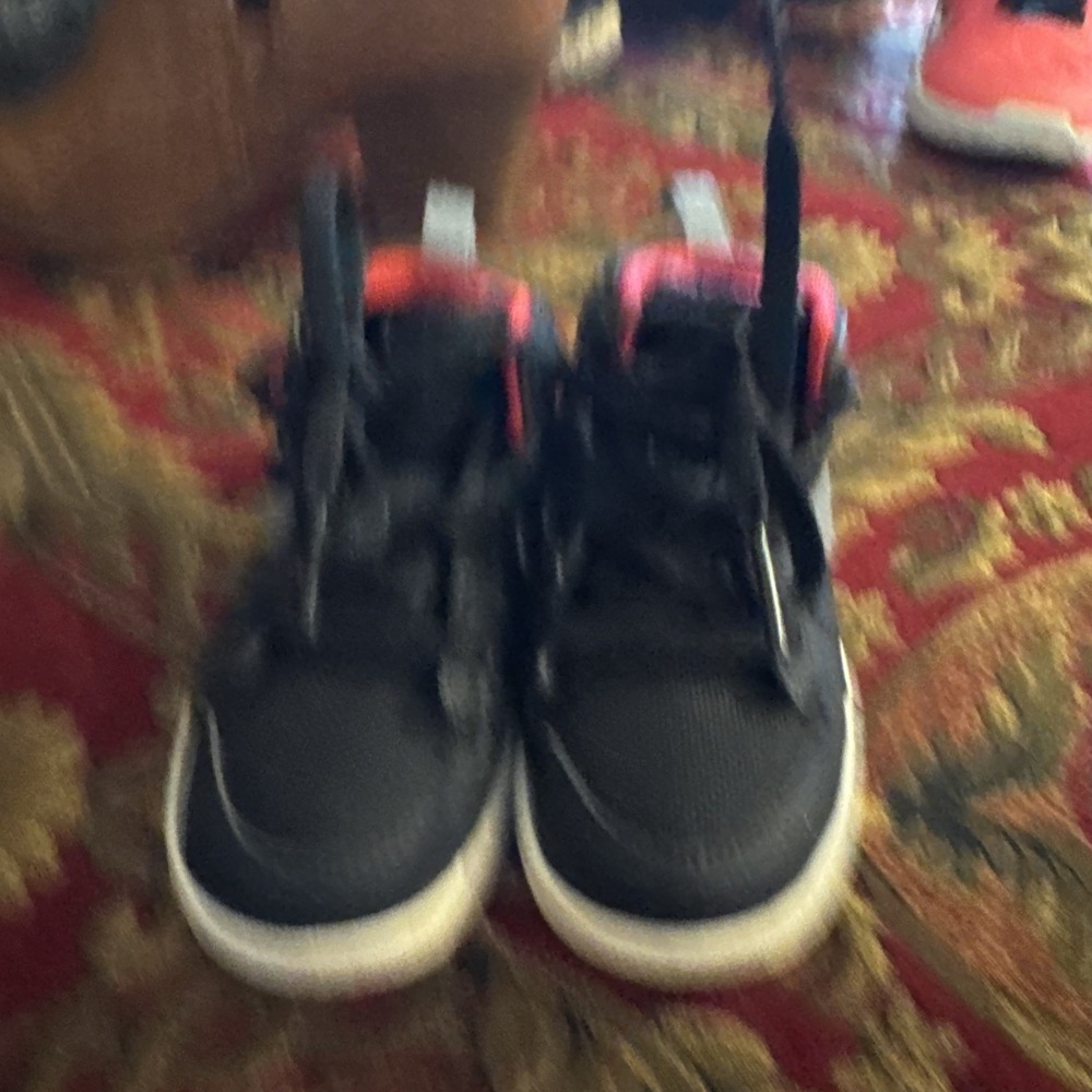 NIKE AIR JORDAN 1 RETRO BLACK RED SHOES SNEAKERS  Toddler Size 6
